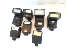 Lot of Camera Accessories 7 Flash Adapters Canon Sears Vivitar not tested - $184.13 MXN