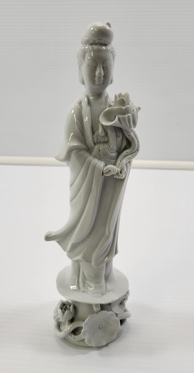*B42) Vintage Blanc de Chine White Chinese Porcelain Guanyin Goddess Fig... - $39.59