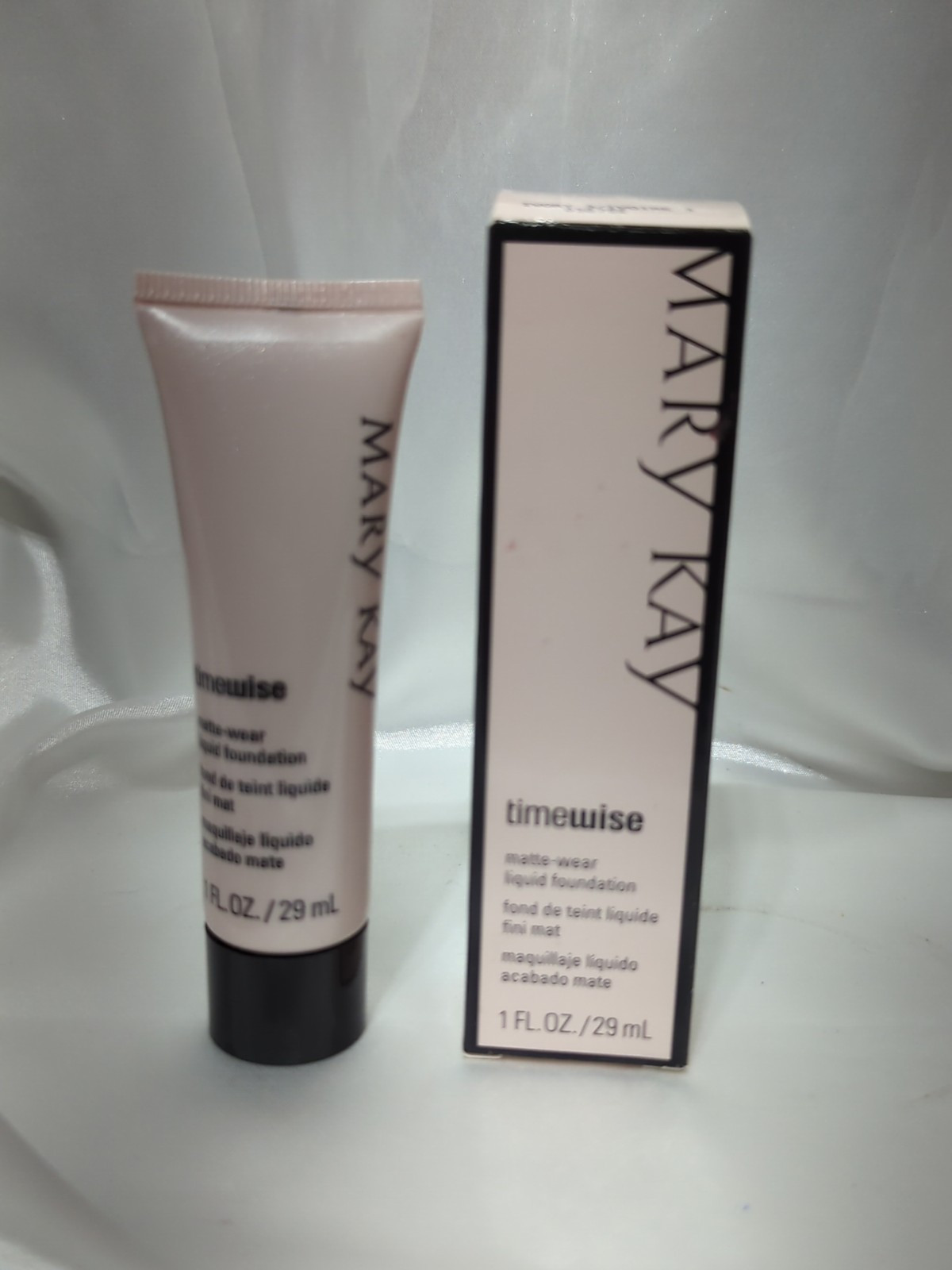 Mary Kay TimeWise Matte Wear Liquid Foundation Ivory 3 New 038752  - $15.99