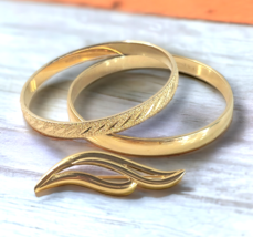 VTG Monet Gold Tone Swirl Wave Leaf 1 Brooch Pin and 2 Bracelet Set Signed - £15.36 GBP