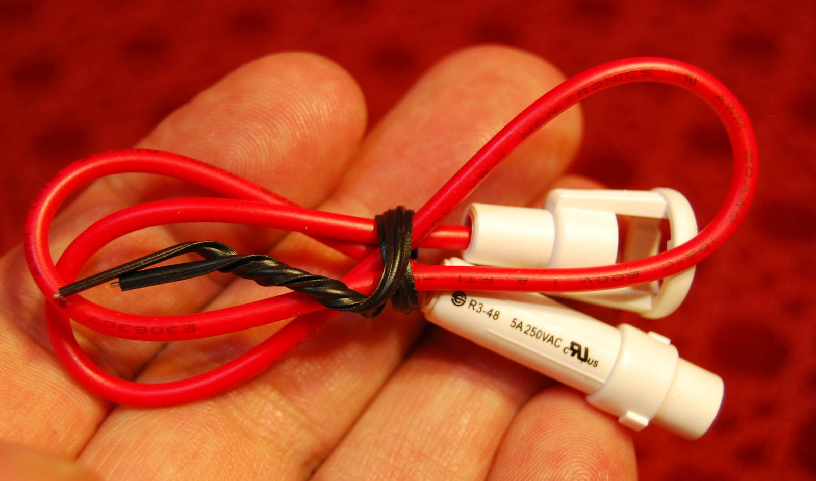 Inline Fuse Holder 20AWG 5A 250VAC for 5x20mm fuses - $5.99