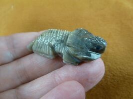 Y-LIZ-HL-18 baby gray Horned LIZARD carving SOAPSTONE Peru FIGURINE love... - $8.99