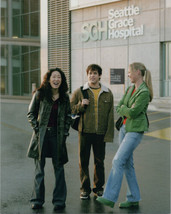 Grey&#39;s Anatomy 8x10 photo outside SGH Sandra Oh T.R. Knight Katherine Heigl - £9.48 GBP