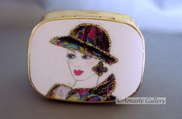 Stylish Chic Women&#39;s Pill Box Gold Toned Metal - $138.56 MXN
