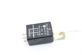 86-95 MERCEDES-BENZ W124 INSTRUMENT CLUSTER SPEEDOMETER LIGHT RELAY Q1349 image 3