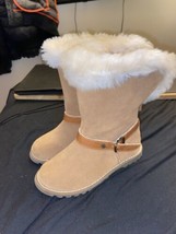 Girls Nessa Ugg Boots Size 11 - £65.99 GBP