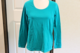 KIM ROGERS LADY&#39;S TOP MEDIUM GREEN LONG SLEEVE - $12.38