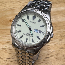 Vintage Pulsar Quartz Watch V733-9A30 Men 100m Silver Day Date New Battery 7&quot; - £35.86 GBP