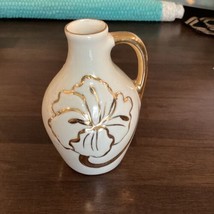 Vintage MCM 22k Gold Hand Painted 5&quot; Tall Pottery Jug w Handle Flower Bud Vase - £15.48 GBP