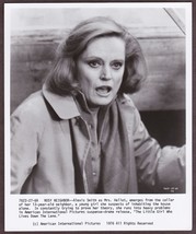 Alexis Smith - Little Girl Who Lives Down the Lane, A.I.P. Movie Photo (1976) - £12.32 GBP