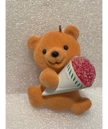 2 1/4&quot; Hallmark Fuzzy Bear w/Snow Cone *Pre-Owned/No Box or Hanger* BT4 - $150.98 MXN