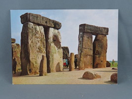 Vintage Postcard - Stonehehenge Witlshire England - E Baylis and Son - $20.53 CAD