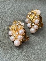 Small Faux White Pearl &amp; Clear Rhinestones Goldtone Grape Clusters Clip Earrings - £9.02 GBP