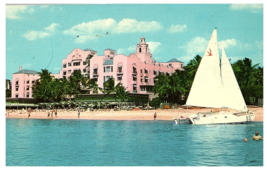 Royal Hawaiian Hotel on the Beach at Waikiki Postcard - £5.48 GBP