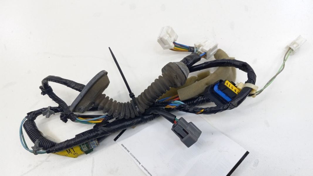 Nissan Versa Door Harness Wire Wiring Right Passenger Rear 2008 2009 201... - $29.79