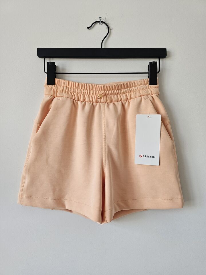 NWT LULULEMON PCHB Peach Bellini Softstreme High Rise 4" Shorts 2