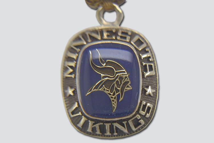 Primary image for Minnesota Vikings Pendant by Balfour