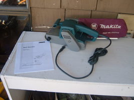 Makita vintage 9924DB corded 3&quot; X 24&quot; 115v 7.8a  belt sander with dust b... - £132.27 GBP
