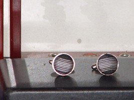 Mens Pre-Owned Round Black &amp; Silver Color Cufflink Set - $5.94