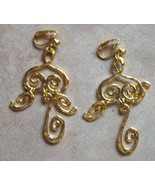 avon spirited swirl clip earrings new in box - $11.57