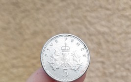 5 Pence 2004 High Grade - $9.00