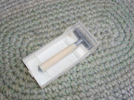 ANTIQUE SOVIET RUSSIAN USSR SAFETY RAZOR IN ORIGINAL BOX  ABOUT 1970 - $29.69