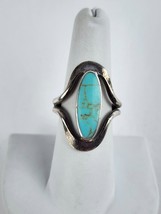 Vintage Solid sterling silver oval turquoise ring Size 8 wavy band elliptical - £29.37 GBP