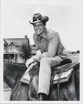 Doug McClure sits on his horse by Shiloh Ranch The Virginian TV 8x10 photo - £9.57 GBP