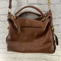 Steve Madden Light Brown Shoulder Bag Purse Gold Toned Accents Pebbled Texture - £19.83 GBP