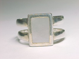 MOTHER of PEARL Vintage RING in Sterling Silver - Size 9 1/4 - £48.07 GBP