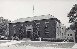 1950&#39;s black &amp; white photo of Jefferson, Wisconsin Post Office - £6.16 GBP
