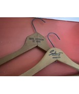 2 vintage wooden advertising hangers Hotel Jefferson St Louis &amp; Sakowitz... - £10.14 GBP