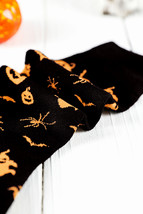 Black Spooky Season Funny Halloween Socks - €1,85 EUR