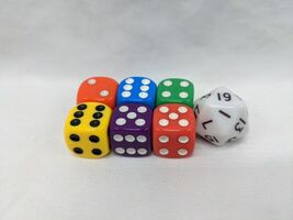 Lot Of (7) Dice (6) Colored D6 (1) White D20 - €6,58 EUR