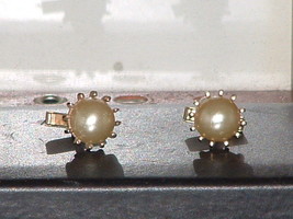 Pre-Owned Swank Faux Pearl Round Gold Tone Cuff Links  - $12.50