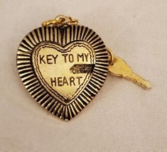 Vintage Heart Lock and Key Brooch Pin Jewelry Gold tone - £5.97 GBP