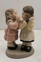 Enesco 1999 &quot;The Secret Of Staying Close&quot; Figurine #678295 - $8.20 CAD