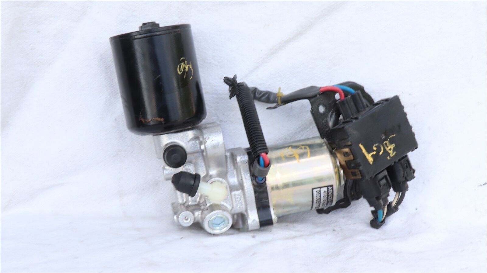Toyota Lexus ABS Brake Booster Pump Motor Accumulator 4707050020 ABS System Parts
