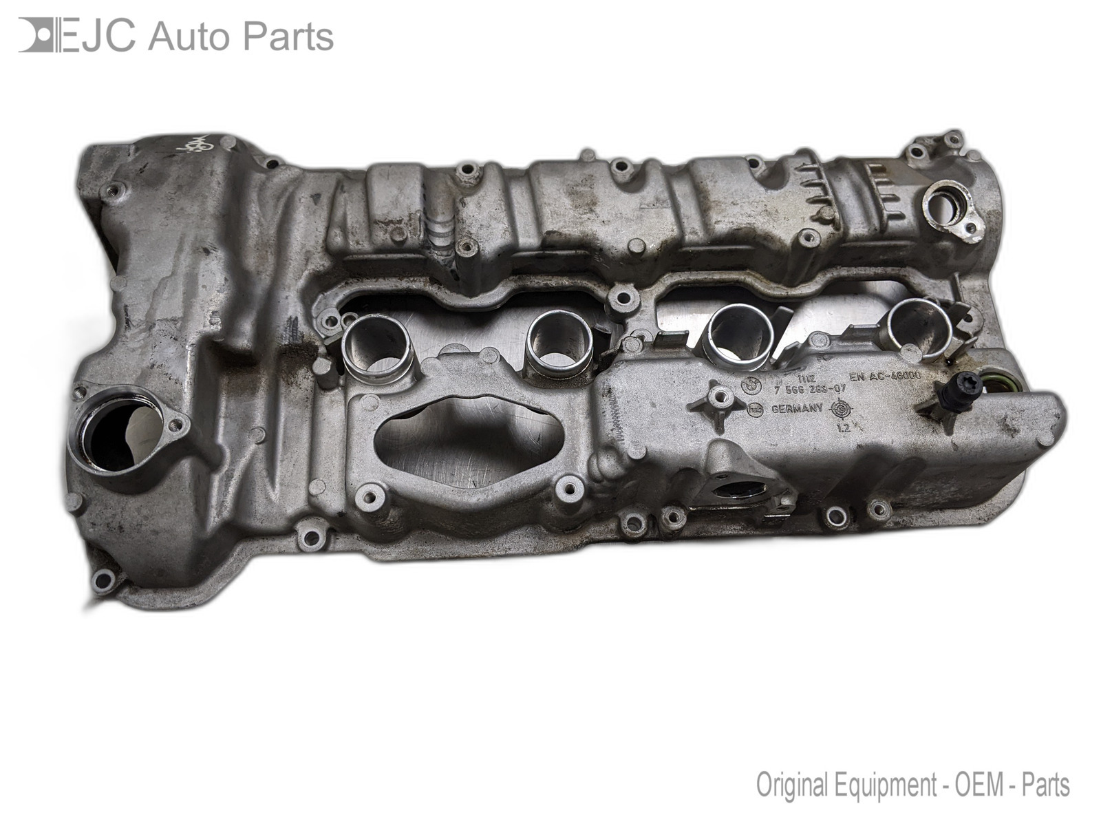 Right Valve Cover For 10-18 BMW  X5  4.4 756628307 Turbo - $123.70