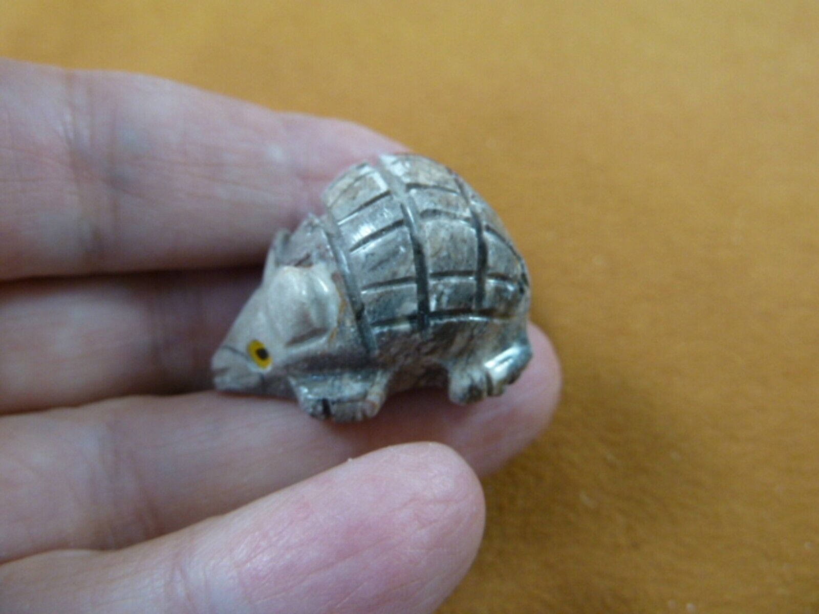 (Y-POR-6) little gray white PORCUPINE rodent figurine SOAPSTONE PERU por... - $8.59