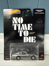 Hot Wheels Retro Entertainment Collection of 1:64 Scale Vehicles from Bl... - $147.71 MXN
