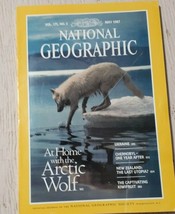 national Geographic At Home with the Arctic Wolf vol 171 no 5 May 1987 good - $4.95