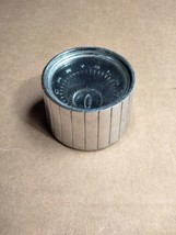 NOS 63 CHRYSLER STEERING WHEEL HORN CENTER CAP - $1,889.42 MXN