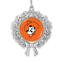 61946 Oklahoma State Cowboys Wreath Christmas Ornament - £14.23 GBP