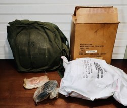 (Lot 3) 1970 Vietnam War Era US Army M17A1 Gas Mask UNOPENED small w/ Bag &amp; box - £96.15 GBP