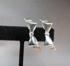 Sterling Silver Screw Back Earrings 4.2g Dainy Bow Design Vintage Marked... - £7.96 GBP