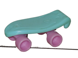 Hasbro Littlest Pet Shop Replacement 2&quot; Blue Pink Skateboard Accessory LPS #2 - £7.67 GBP