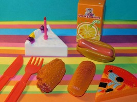 VINTAGE Chucky Cheese Pizza Party Wing Cheese Stick Orange Bx Hot dog Ca... - $18.80