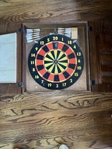Vintage The Golden Clipper 1805 Hanging Wooden Dartboard Cabinet With Darts - £39.56 GBP
