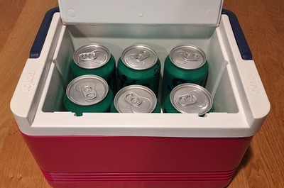 Vintage Red Igloo Polar 6 Pack Soda Cooler Lunchbox 6-Pack 10" X 8" Item image 2
